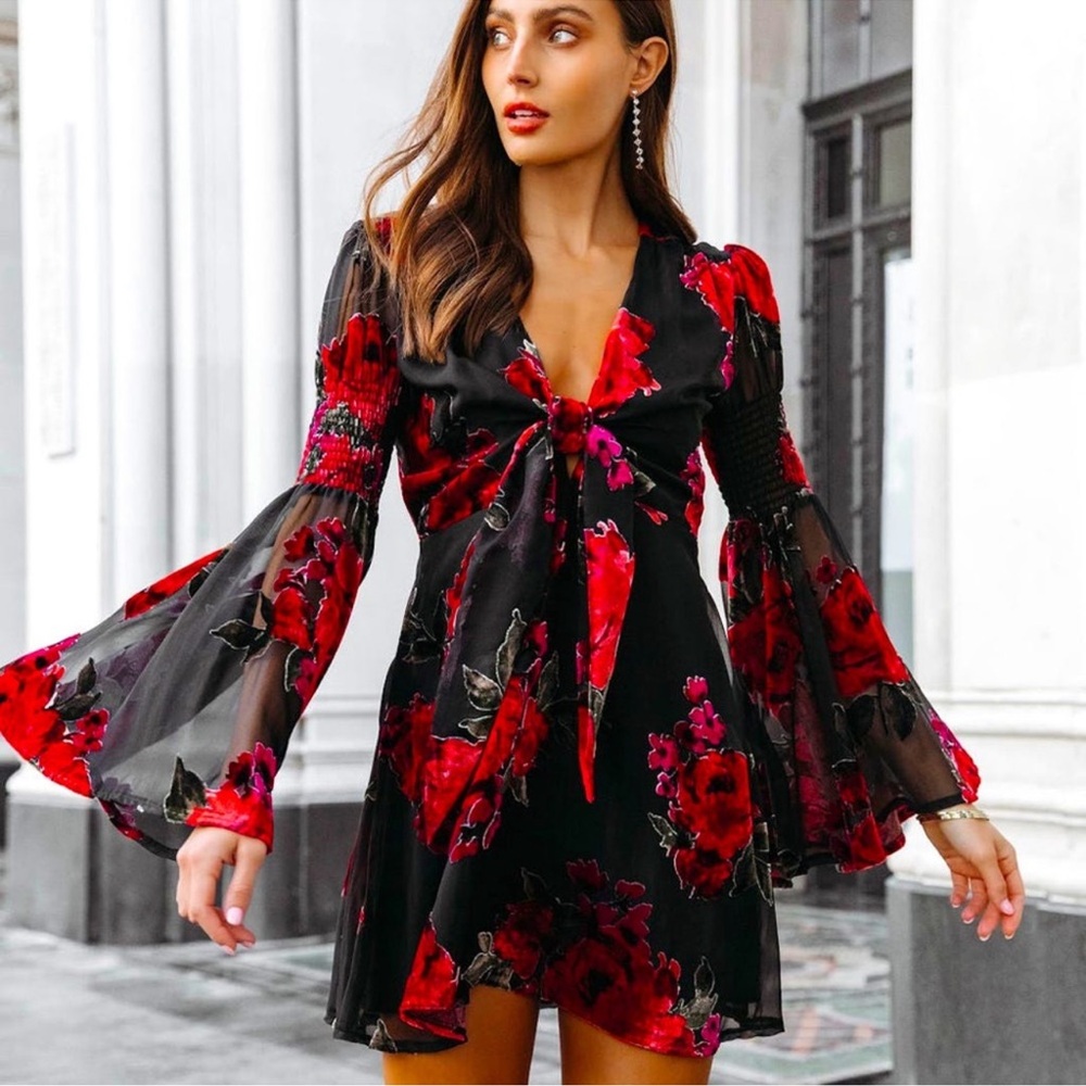 VICI black/red Burnout Velvet Bell Sleeve Mini Dress tie front size XS